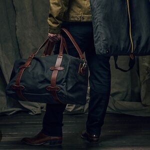 Filson Traveller medium duffle bag